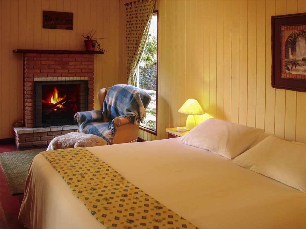 Top 7 Bedding Designs and Accessories for a Seasonal Makeover